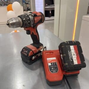 TALADRO MILWAUKEE M18 BLPD2 + 2 BAT + CARGADOR