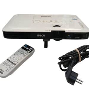 PROYECTOR EPSON MOD EB-1795F + MANDO