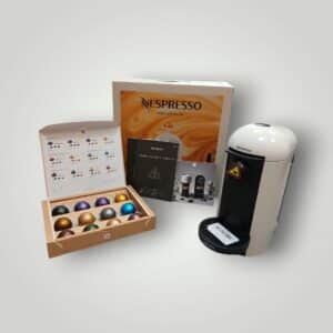 CAFETERA NESPRESSO VERTUO PLUS + CAJA