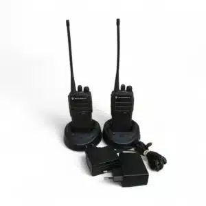 PAREJA DE WALKIE TALKIE MOTOROLA DP1400 VHF +  CARGADORES