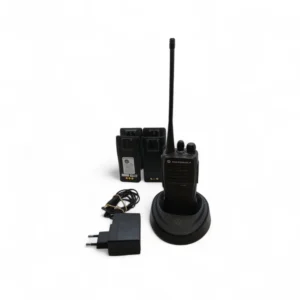 WALKIE TALKIE MOTOROLA DP1400 VHF +  CARGADOR + BATERIA