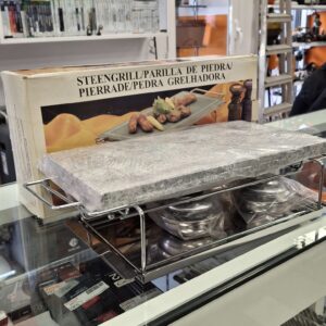 PARRILLA DE PIEDRA + CAJA *A ESTRENAR*