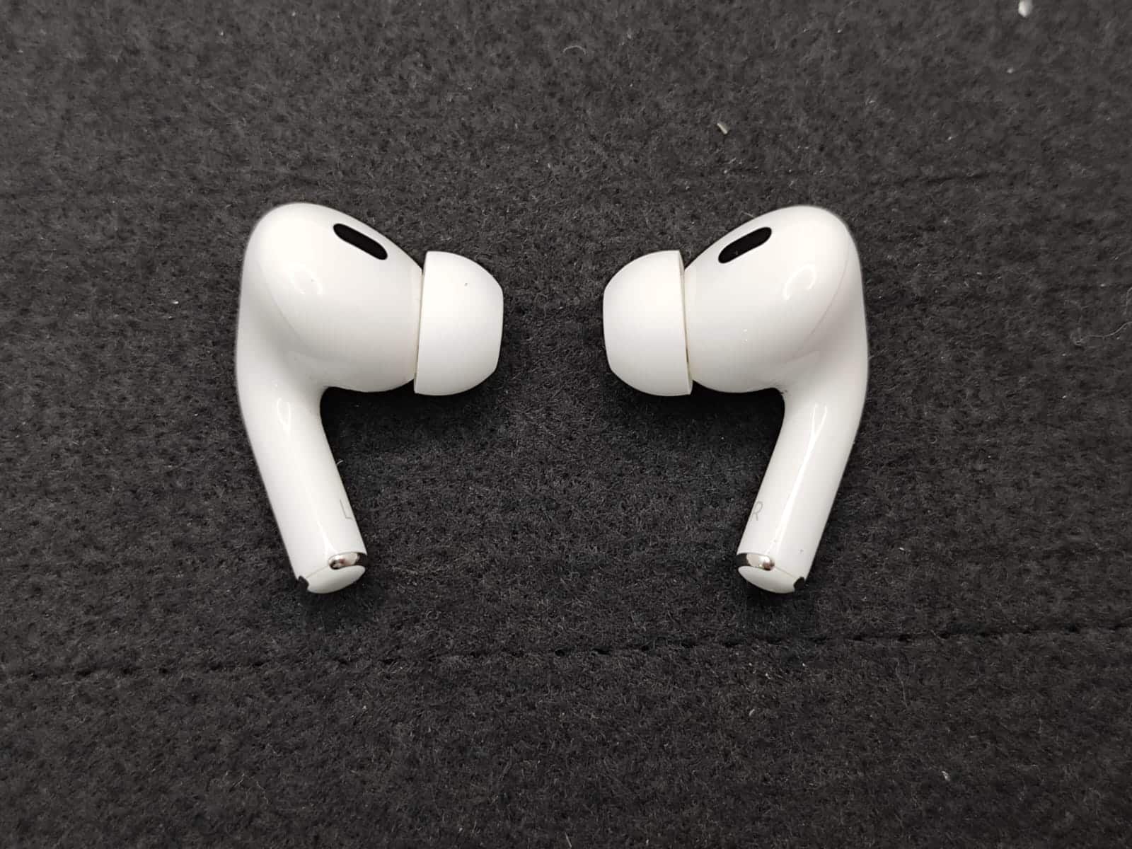 APPLE AIRPODS PRO 2 (USB-C) A2968 | Tienda de segunda mano RealCash