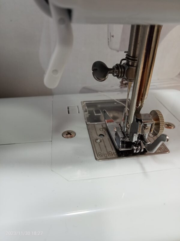 WhatsApp Image 2023 11 30 at 18.55.19 MAQUINA DE COSER UFESA SW 3003 + CAJA *A ESTRENAR*