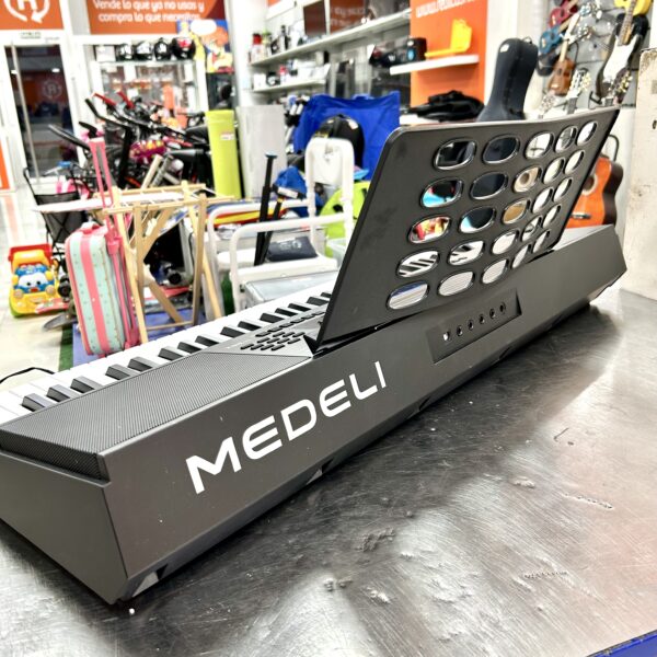 436916 3 scaled TECLADO MUSICAL MEDELI M361 61 TECLAS CON CAJA COMPLETA