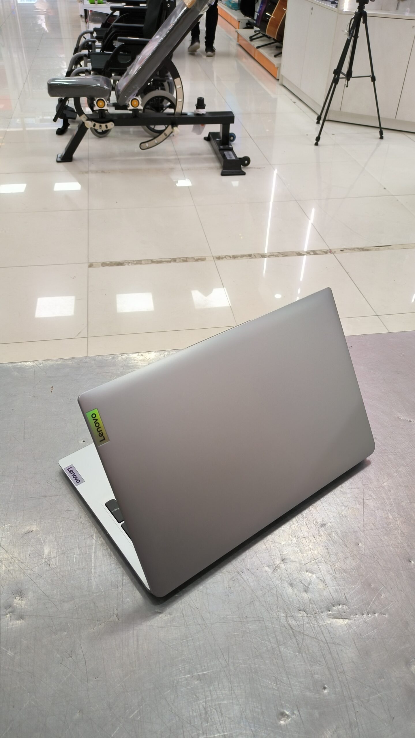 Ordenador portátil Lenovo IdeaPad 1 15ADA7 AMD 3020e, 8GB Ram