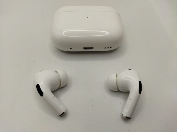 IMG 20240124 120445 mysEil scaled APPLE AIRPODS PRO 2ND GEN BLANCO