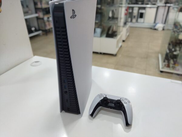 IMG 20240126 193934 pGrxHZ scaled CONSOLA PS5 ED. LECTOR 825GB BLANCA + CAJA +ACC