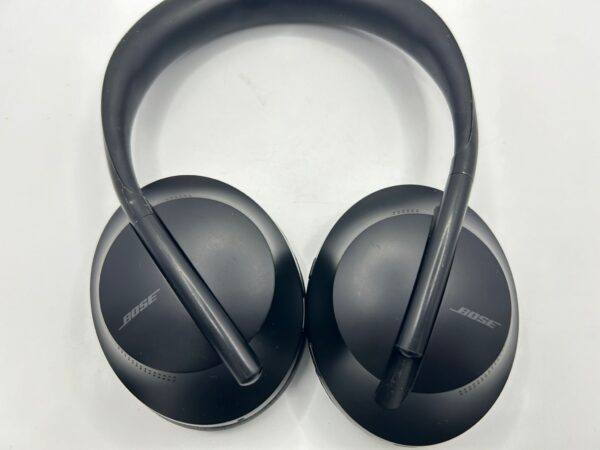 4201031 2 rotated AURICULARES BOSE NC 700 HP