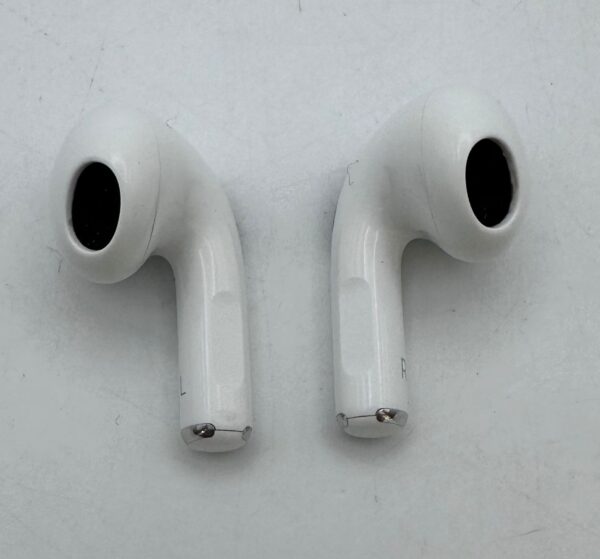 WhatsApp Image 2024 03 27 at 12.45.35 AURICULARES INALAMBRICOS APPLE AIRPODS 3RA GEN