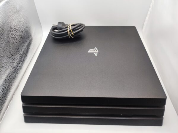 IMG 20240416 183726 hBPEGG scaled CONSOLA PS4 PRO + CABLES