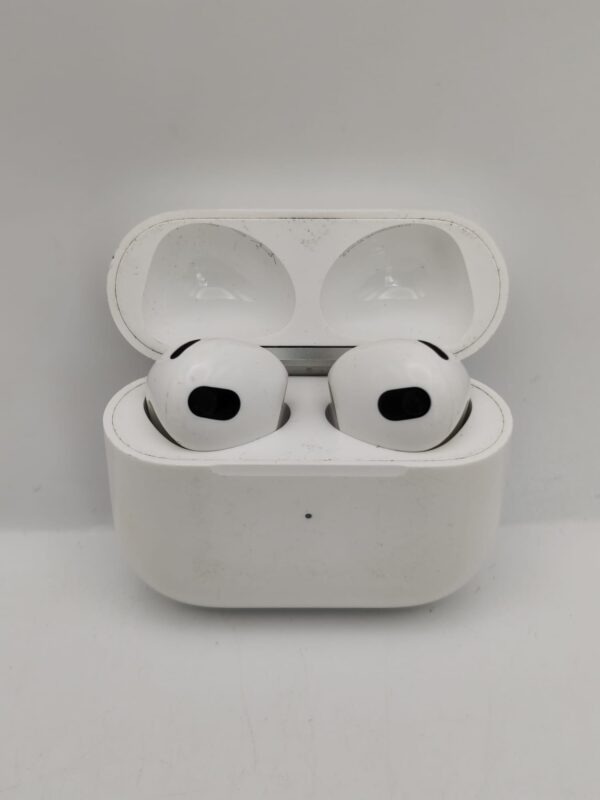 WhatsApp Image 2024 04 10 at 12.38.59 AURICULARES INALAMBRICOS APPLE AIRPODS 3RA GEN A2566 (A2564+A2565)