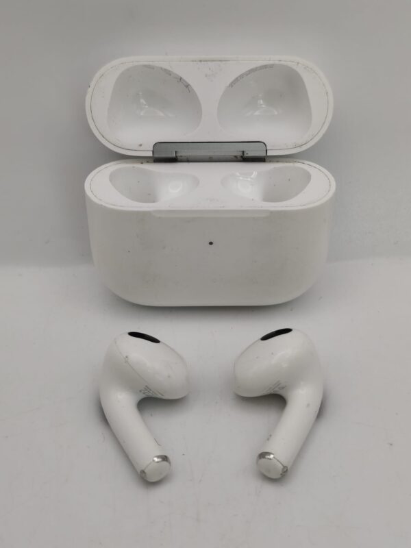 WhatsApp Image 2024 04 10 at 12.39.00 AURICULARES INALAMBRICOS APPLE AIRPODS 3RA GEN A2566 (A2564+A2565)