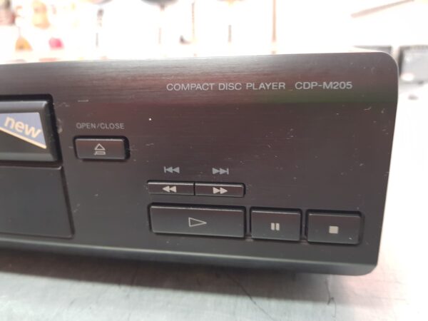 463696 4 COMPACT DISC SONY PLAYER CDP M205