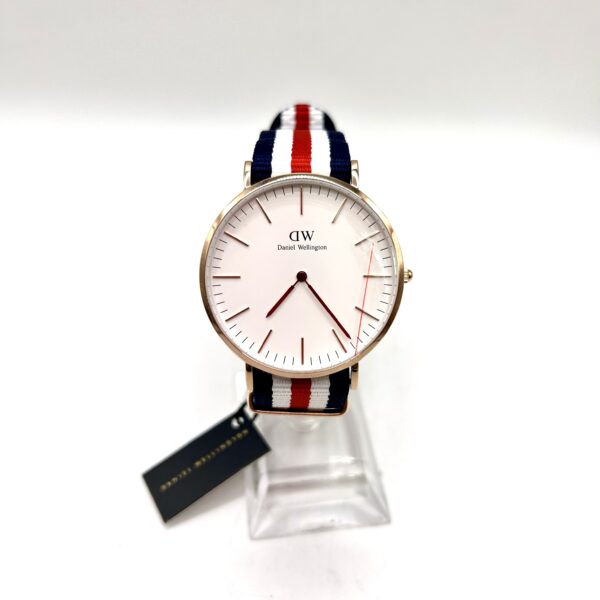 468875 3 scaled RELOJ DANIEL WELLINGTON CON CAJA *A ESTRENAR*