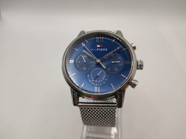 IMG 20240220 165119 eHXcZz scaled 1 RELOJ TOMMY HILFIGER TH432.1.14.3105 PLATA ESFERA AZUL *PEQUEÑO ARAÑAZO SUP IZQU*