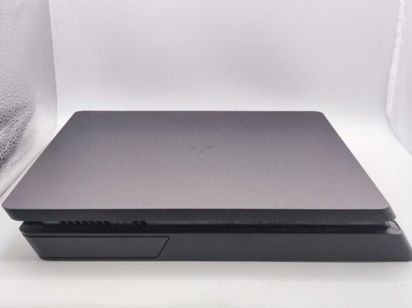 IMG 20240507 181710 GtZYpb scaled CONSOLA PS4 SLIM 500GB + CABLES * NO INCLUYE MANDO*
