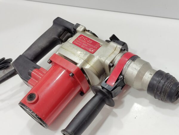 IMG 20240510 183534 XTsXOA scaled MARTILLO PERFORADOR HILTI Z1C-25 2400W + ACC