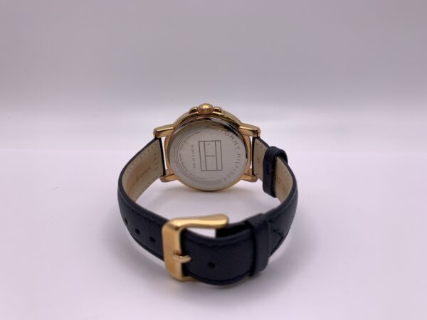 IMG 7130SAMU070524 17 scaled RELOJ TOMMY HILFIGER DORADO 1781627