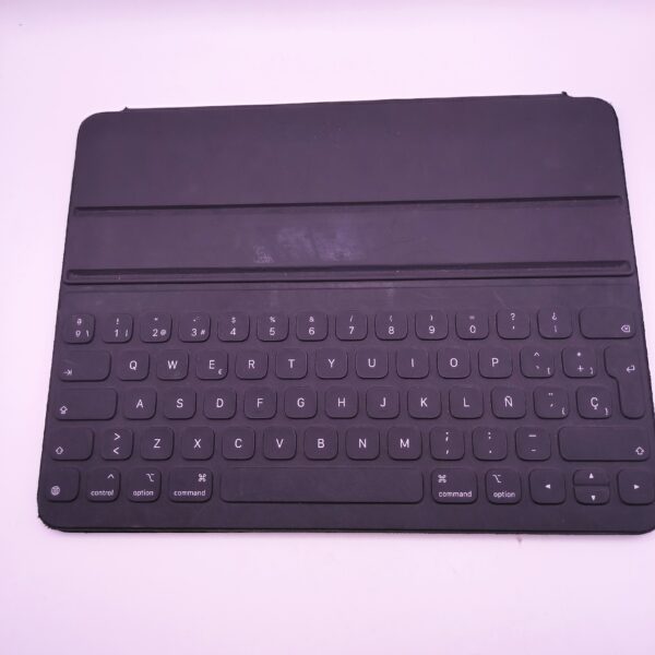 340907 2 scaled APPLE KEYBOARD A2039 NEGRO