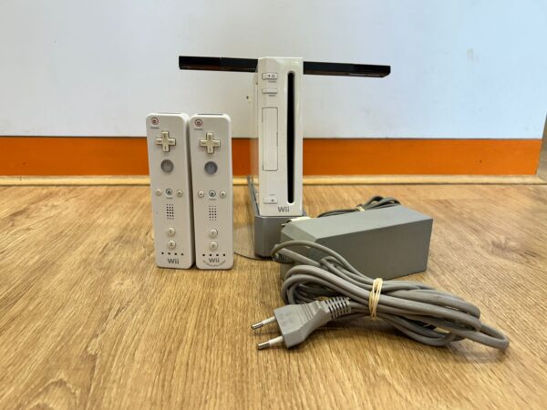 462490 2 CONSOLA NINTENDO WII + FUENTE + SENSOR + 2 MANDOS + BASE (TAPA SUELTA)