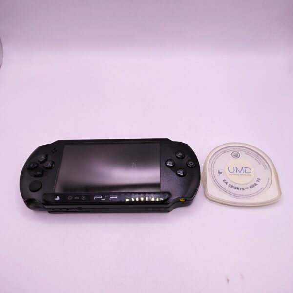 470133 2 scaled CONSOLA SONY PSP E1000 + FIFA 14 + FUNDA (SIN CARGADOR)