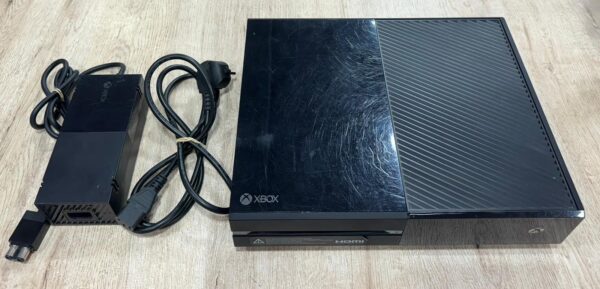 474091 1 CONSOLA XBOX ONE 350 GB + CABLES