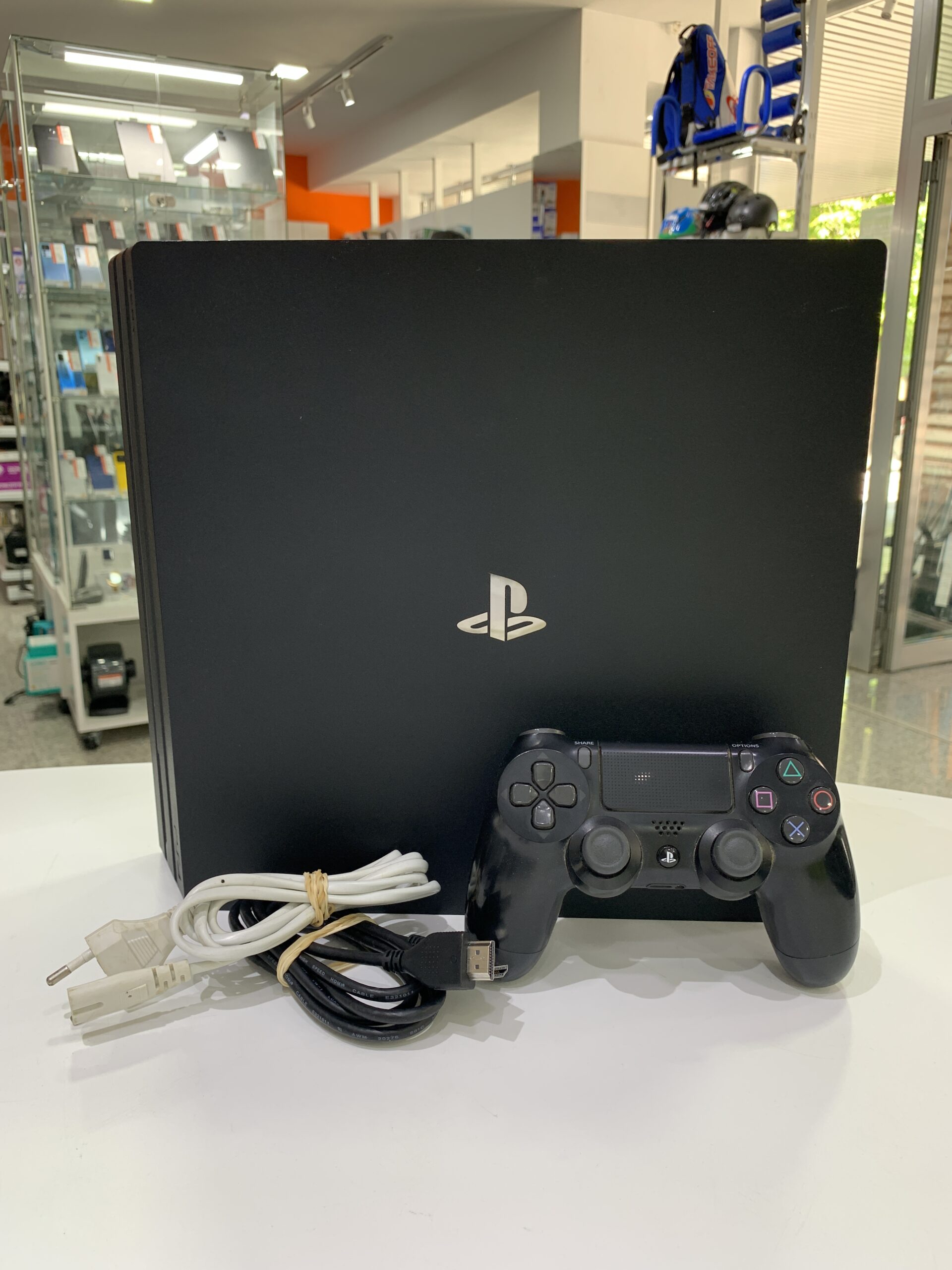 CONSOLA SONY PLAYSTATION 4 PRO 1TB + MANDO + CABLES | Real Cash