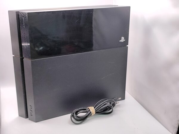 IMG 20240610 195450 UrhotE scaled CONSOLA PLAY STATION 4 FAT 500GB + CABLES * NO INCLUYE MANDO*