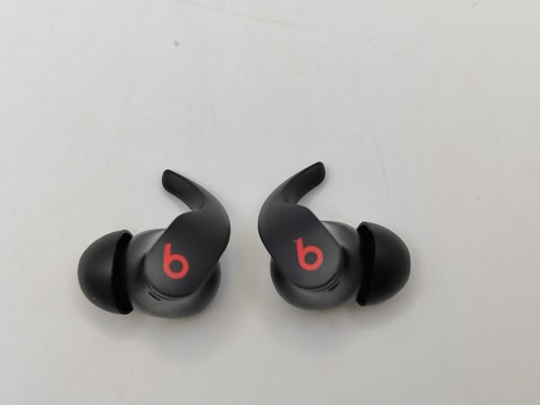 IMG 20240613 174957 oOcbRw scaled AURICULES BEATS FIT PRO NEGROS ROJO CON CAJA Y ACC