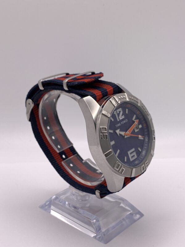 IMG 9479SAMU040624 78 scaled RELOJ TIME FORCE TF 4088M ESFERA AZUL Y CORREA TELA