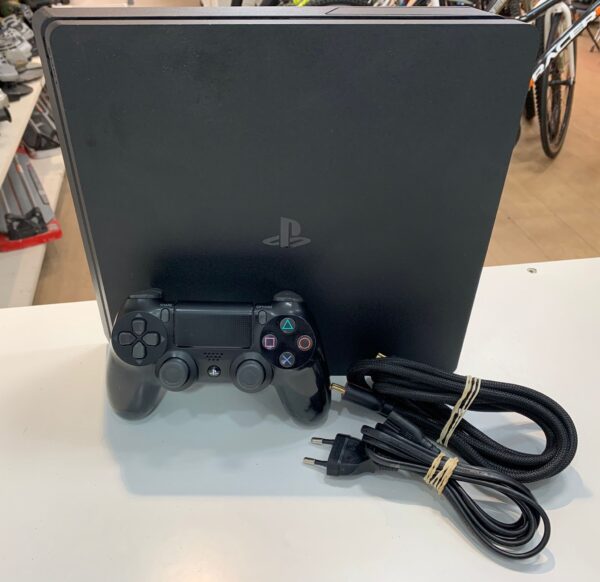 WhatsApp Image 2024 06 06 at 16.55.57 CONSOLA PS4 SLIM 1TB + MANDO Y CABLES