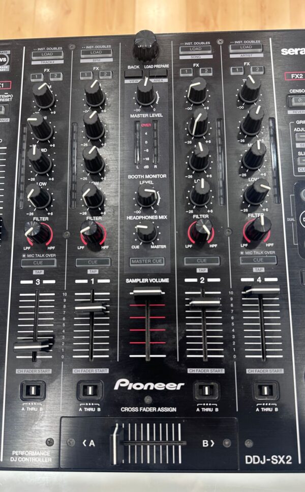 WhatsApp Image 2024 06 25 at 19.31.05 1 CONTROLADORA PIONEER DDJ-SX2 4 CANALES + CABLES