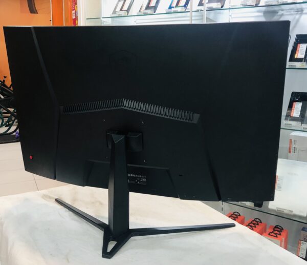 3852158 2 scaled MONITOR MSI G32C4 E2 31,5"+CAJA Y CABLE DE CORRIENTE