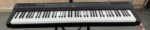 3852597 1 PIANO DIGITAL YAMAHA P-125 + CARGADOR + FUNDA YAMAHA