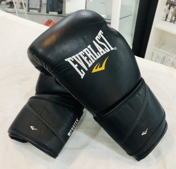 459834 2 scaled GUANTES DE BOXEO EVERLAST 12OZ TALLA S/M+FUNDA