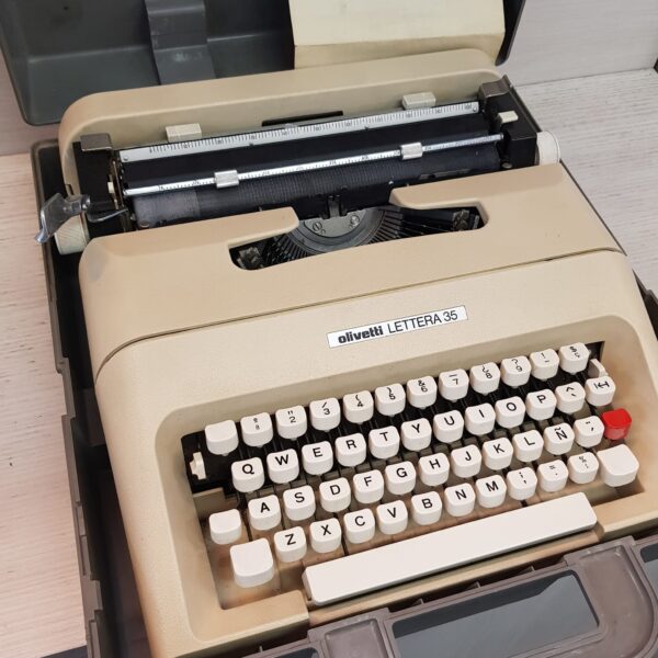 476113 4 MAQUINA ESCRIBIR OLIVETTI LETTERA 35 + MALETIN DE TRASPORTE