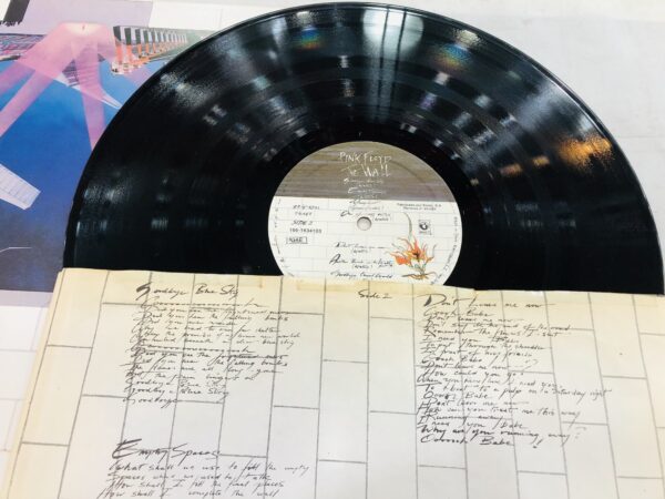 479903 4 scaled VINILO PINK FLOYD THE WALL