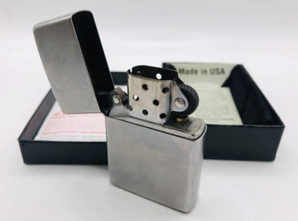 479912 2 scaled MECHERO ZIPPO PLATEADO+CAJA