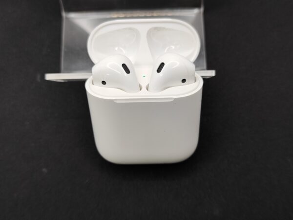 IMG 20240701 165944 SNvRPo scaled APPLE AIRPODS GEN2 CAJA A1602