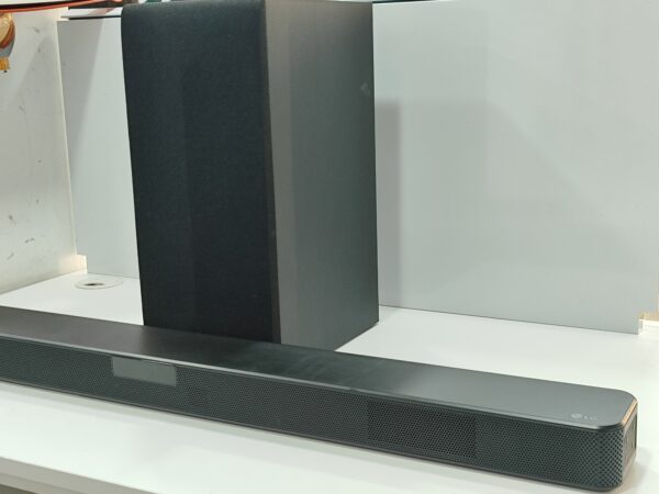 IMG 20240731 192057 vrRECJ scaled BARRA DE SONIDO LG SN4R 300W/ SUBWOOFER/4.1/HDMI/USB