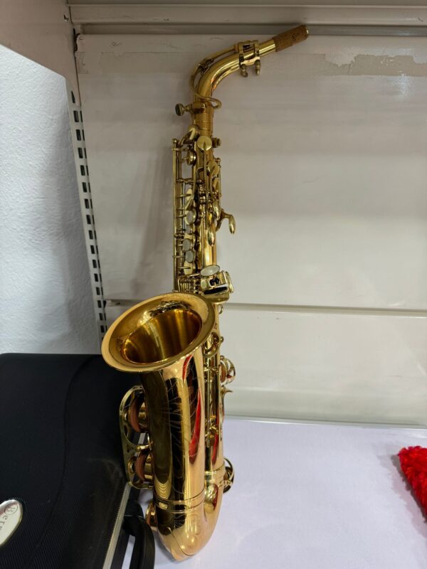 11 U482669 4 SAXOFON ALTO BERNARD + ACC + ESTUCHE