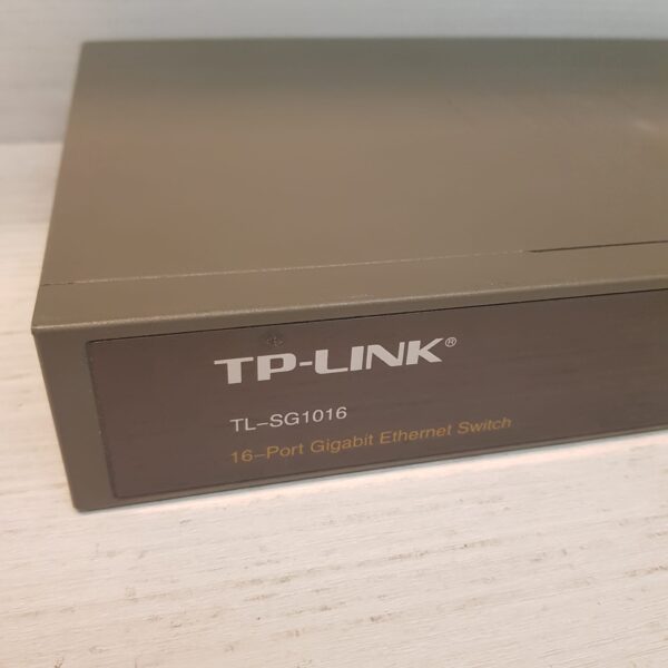 413100 3 SWITCH DE MONTAJE EN RACK GIGABIT DE 16 PUERTOS TP-LINK TL-SG1016