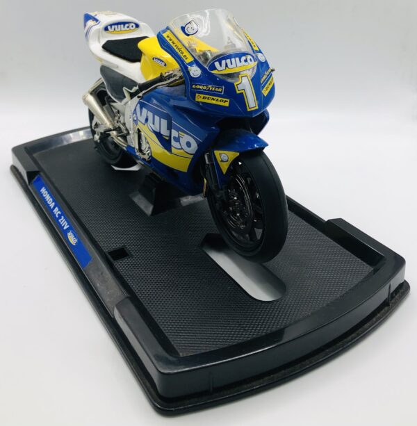 454695 2 scaled MOTO MINIATURA HONDA RC 211V