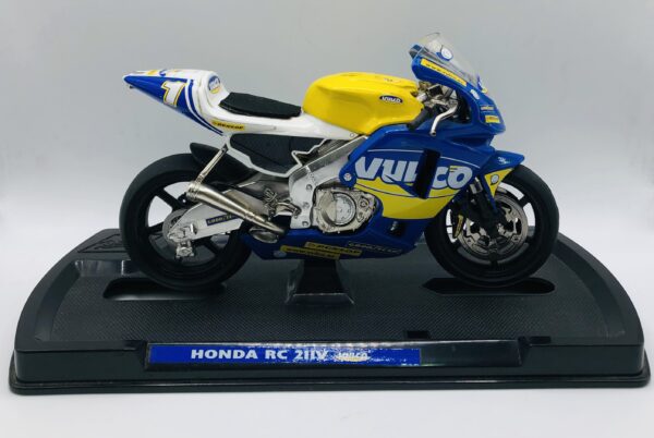 454695 scaled MOTO MINIATURA HONDA RC 211V