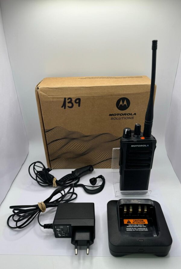 469374 2 WALKIE TALKIE MOTOROLA R7A MOTORBO + CARGADOR + PINGANILLO