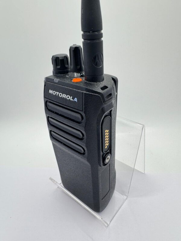 469374 3 WALKIE TALKIE MOTOROLA R7A MOTOTRBO + CARGADOR + PINGANILLO