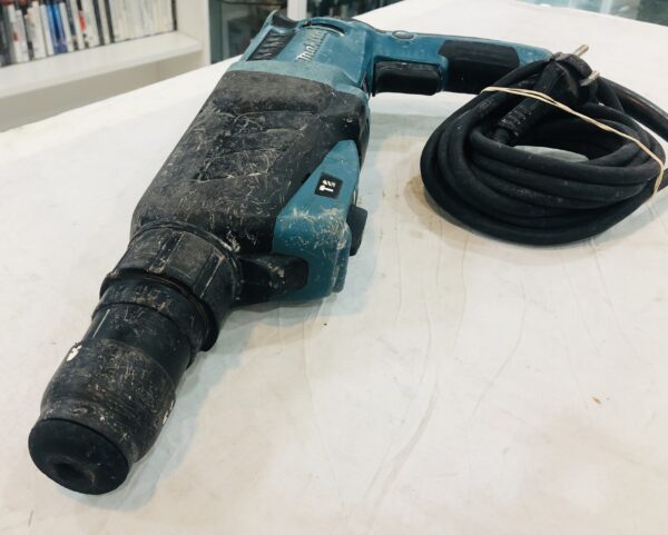 469689 2 scaled TALADRO PERCUTOR MAKITA HR2630T 800W