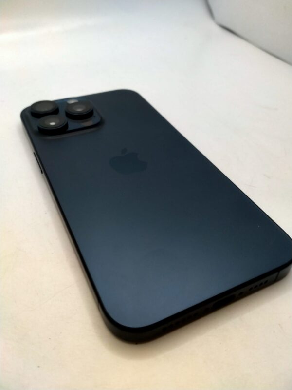 477735 3 IPHONE 15 PRO MAX 256GB SALUD 100% NEGRO