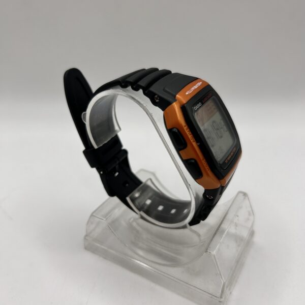 478208 3 scaled RELOJ DE PULSERA CASIO W-96M NEGRO Y NARANJA